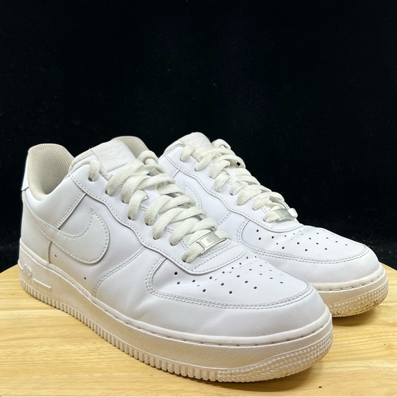 Nike Men's Air Force 1 Low '07 Triple White 2021 Sneaker CW2288-111 Size 10.5 - Picture 4 of 10